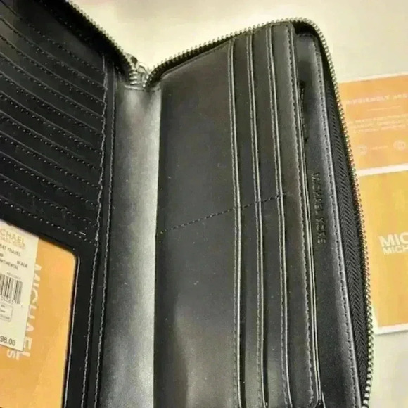 NWT Michael Kors Signature Coated Canvas and Leather Jet Set Travel Wallet - Picture 6 of 8